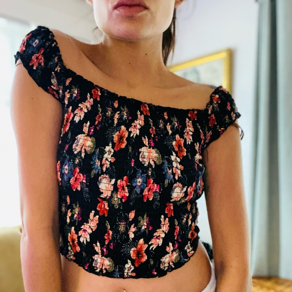 Hollister floral  Crop top